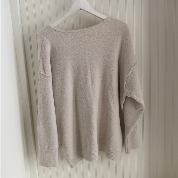 Aritzia Wilfred Free Hush Knit V-Neck Sweater - Picture 6 of 6